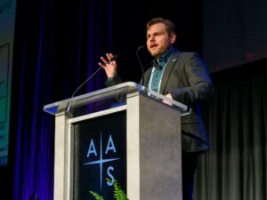 Stephen Taylor speaking to the American Astronomical Society.